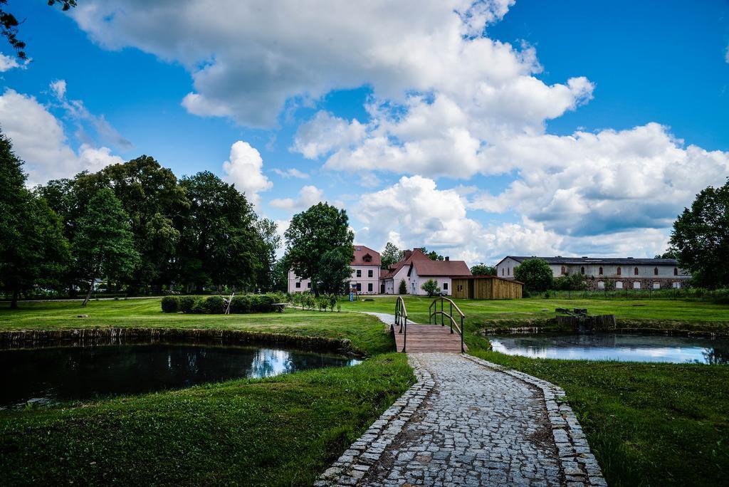 Palac Plocko Hotel Zewnętrze zdjęcie